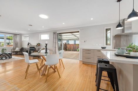 Photo of property in 4 Marsden Place, Awapuni, Palmerston North, 4412