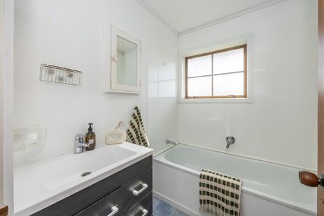 Photo of property in 14 Wilfred Street, St Andrews, Hamilton, 3200