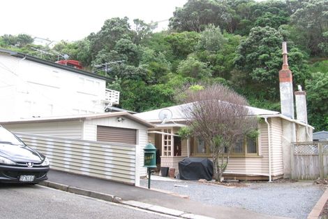 Photo of property in 4 Tyne Street, Island Bay, Wellington, 6023