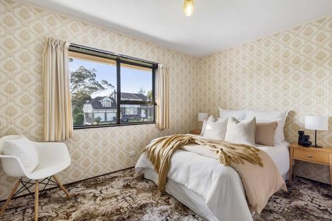 Photo of property in 4 Mosman Place, Chatswood, Auckland, 0626