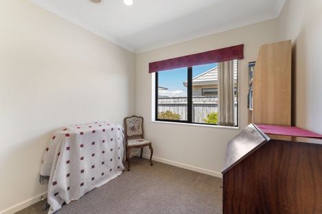 Photo of property in 7 Aburoc Place, Paraparaumu Beach, Paraparaumu, 5032