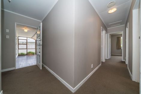 Photo of property in 20 Rhodes Drive, Kelvin Grove, Palmerston North, 4414