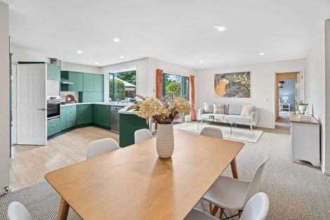 Photo of property in 21 Thornwood Place, Redwood, Christchurch, 8051