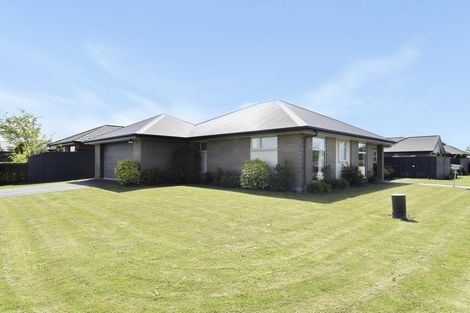 Photo of property in 12 Devlin Avenue, Rangiora, 7400