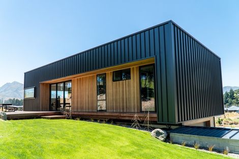 Photo of property in 8 Nokomai Street, Wanaka, 9305