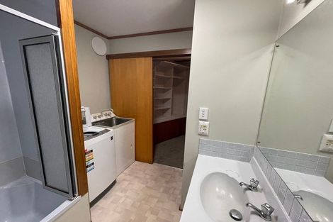 Photo of property in 166 Chelsea View Drive, Chatswood, Auckland, 0626