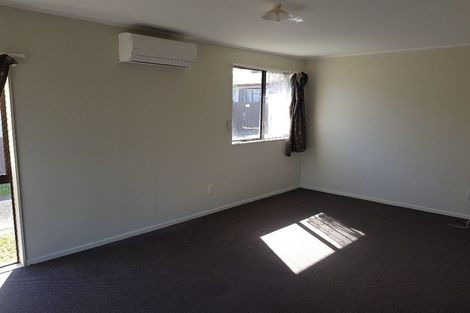 Photo of property in 1/85 Luanda Drive, Ranui, Auckland, 0612