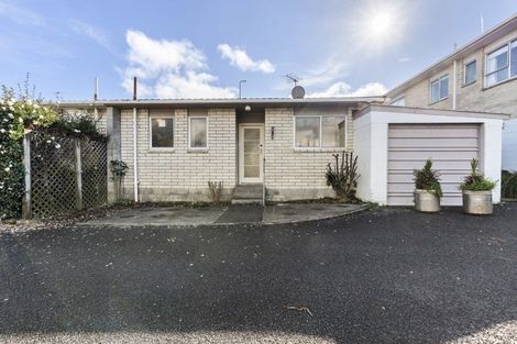 Photo of property in 2/50 Paynters Avenue, Strandon, New Plymouth, 4312