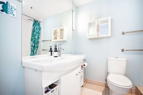 Photo of property in 1/6d Durham Street, Tauranga, 3110