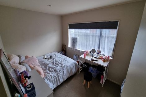 Photo of property in 17 Old Park Place, Takanini, 2112