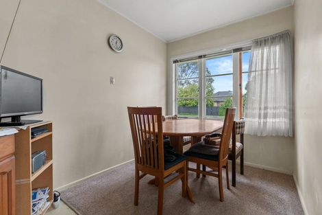 Photo of property in 9 Durham Street, Te Atatu Peninsula, Auckland, 0610