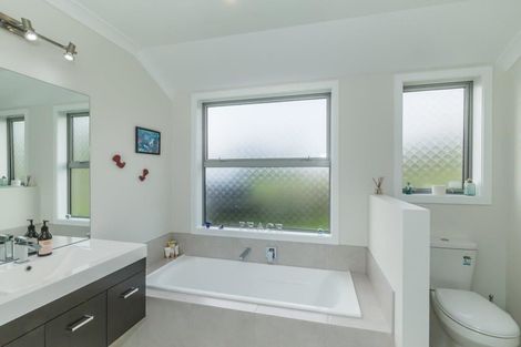 Photo of property in 40 Te Rohenga Road, Koputaroa, Levin, 5571