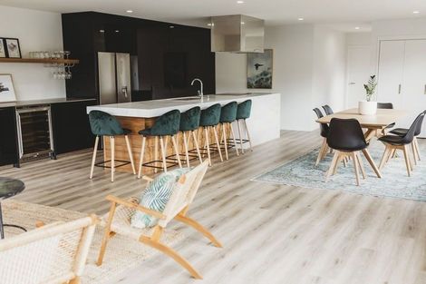 Photo of property in 6 Bright Way, Lower Vogeltown, New Plymouth, 4310