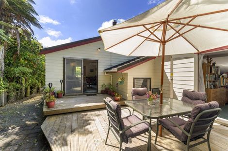 Photo of property in 128 Rahui Road, Otaki, 5512