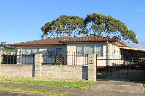 Photo of property in 3 Dillon Crescent, Clover Park, Auckland, 2019