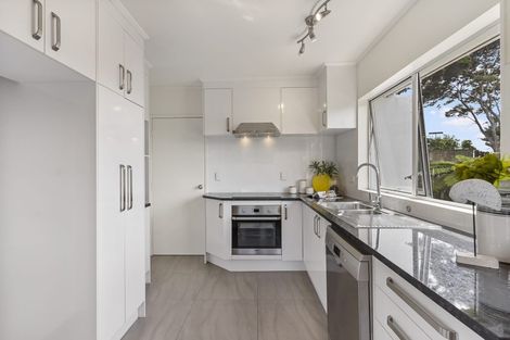 Photo of property in 1/65 Girrahween Drive, Totara Vale, Auckland, 0629