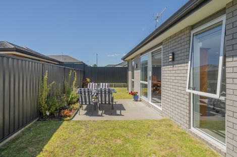 Photo of property in 8 Pioneer Crescent, Omokoroa, 3114