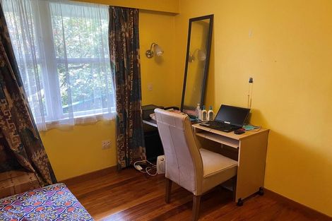 Photo of property in 53 Stewart Drive, Newlands, Wellington, 6037