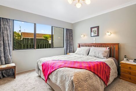 Photo of property in 31 Mercury Way, Whitby, Porirua, 5024