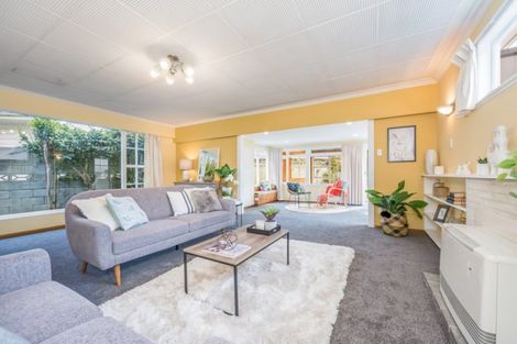Photo of property in 82 Oxford Terrace, Epuni, Lower Hutt, 5011