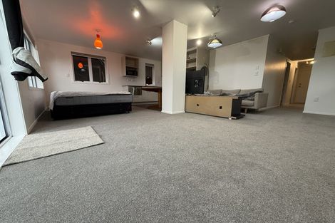 Photo of property in 117 Pupuke Road, Northcote, Auckland, 0627