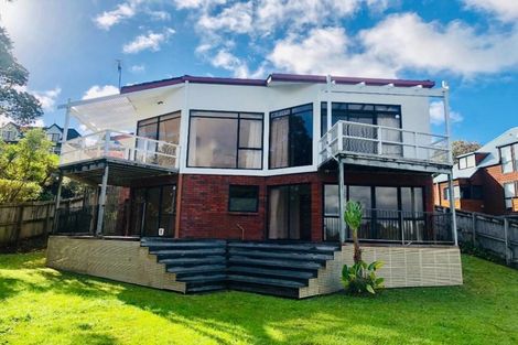 Photo of property in 9 Poaka Place, Beach Haven, Auckland, 0626