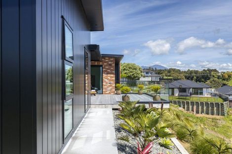 Photo of property in 51 Fernbrook Drive, Hurworth, New Plymouth, 4310