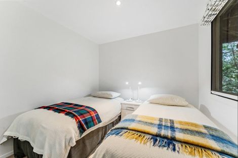 Photo of property in 8 Grand View Road, Leigh, 0985