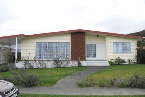 Photo of property in 8 Berkeley Road, Wainuiomata, Lower Hutt, 5014