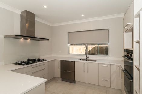 Photo of property in 10 Kabardin Street, Karaka, Papakura, 2113