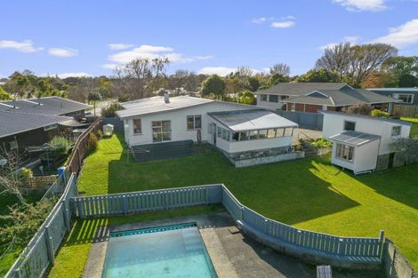 Photo of property in 27 Parkland Crescent, Terrace End, Palmerston North, 4410