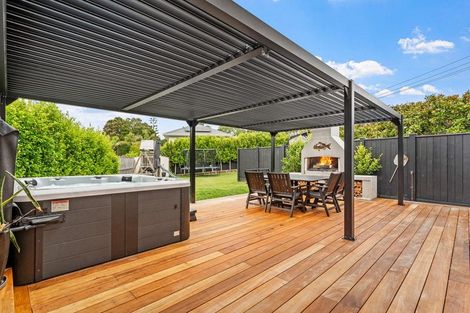 Photo of property in 267 Vipond Road, Stanmore Bay, Whangaparaoa, 0932