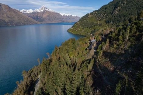 Photo of property in 34 Mckerrow Place, Sunshine Bay, Queenstown, 9300