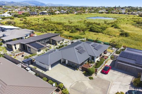 Photo of property in 19 Taranui Way, Paraparaumu Beach, Paraparaumu, 5032