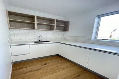 Photo of property in 24 Onekura Street, Red Beach, 0932