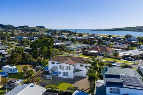 Photo of property in 6 Uenuku Avenue, Raglan, 3225