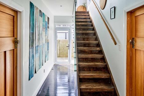 Photo of property in 44 Mortimer Terrace, Aro Valley, Wellington, 6021