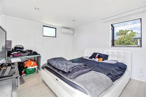 Photo of property in 7 Kaweka Street, New Lynn, Auckland, 0600