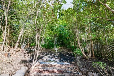 Photo of property in 2/84a Avonleigh Road, Green Bay, Auckland, 0604