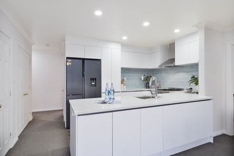 Photo of property in 51 Semillon Avenue, Henderson, Auckland, 0612