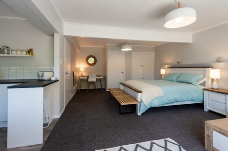 Photo of property in 10 Maybury Way, Island Bay, Wellington, 6023