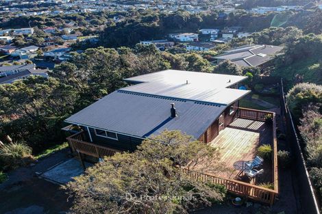 Photo of property in 52 Cypress Drive, Maungaraki, Lower Hutt, 5010