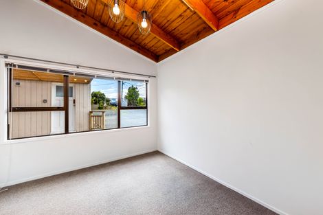 Photo of property in 70 Wade River Road, Stanmore Bay, Whangaparaoa, 0932