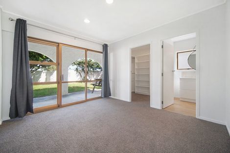 Photo of property in 2 Icarus Place, Half Moon Bay, Auckland, 2012
