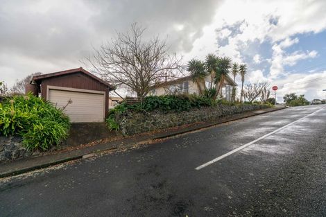 Photo of property in 116 Island Bay Road, Beach Haven, Auckland, 0626