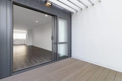 Photo of property in 40 Memorial Park Lane, Hobsonville, Auckland, 0618