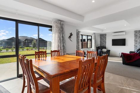 Photo of property in 15 Greystone Place, Omokoroa, 3114