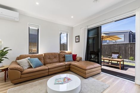 Photo of property in 17 Sacred Kingfisher Road, Hobsonville, Auckland, 0616