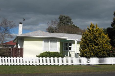 Photo of property in 1/16 Cross Street, Papakura, 2110