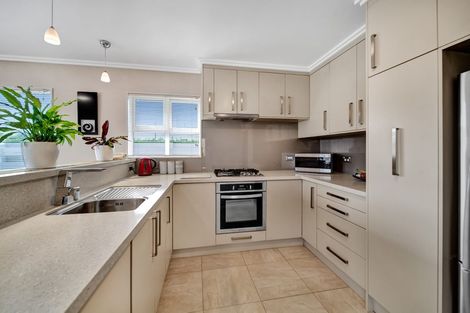 Photo of property in 11 Grey Street, Hawera, 4610